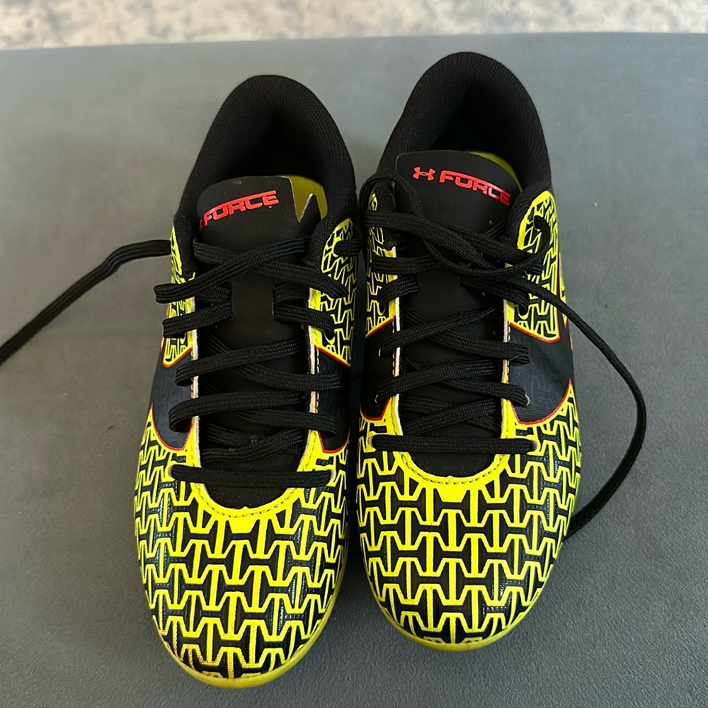 Under Armor Force Soccer Cleats size little kid 2.5